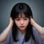 周末牌友小张头像，休闲风格年轻男性，轻松愉快表情